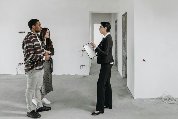 La place du conseiller bancaire dans la finance moderne : banques traditionnelles vs banques numériques